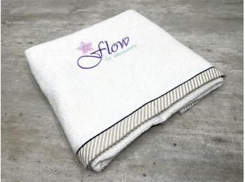 Serviette brodée éponge